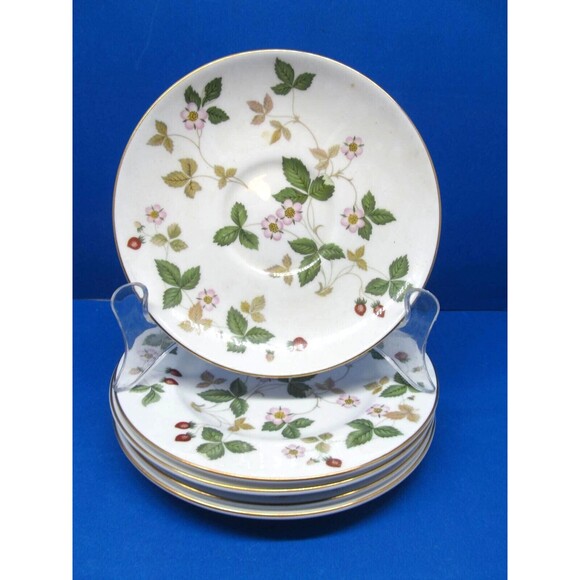 Wedgwood Wild Strawberry Bone China Set Of 4 Bread And Butter Plate And 1 Saucer - Picture 6 of 8